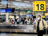 Vastgehouden passagiers KLM-vluchten Zuid-Afrika mogen naar aparte locatie Schiphol