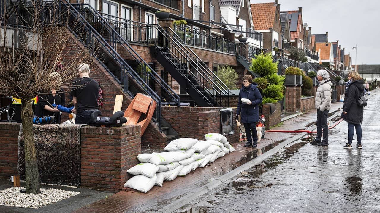 Overstroomik.nl Experiences Surge in Traffic as Netherlands Grapples with High Water Levels