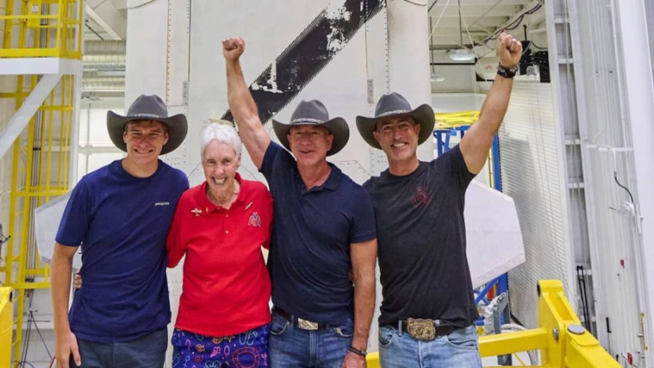 Live Eerste bemande ruimtevlucht Blue Origin met Nederlander aan boord