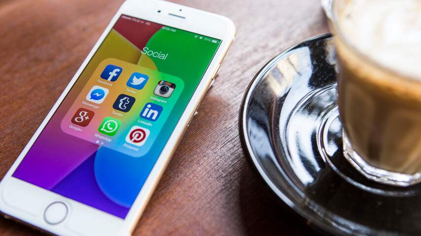 iPhone met sociale media