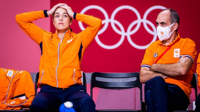 Lois Abbingh speelde slechts zeven minuten mee door een blessure.
