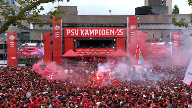 Kijk hier de livestream terug van de huldiging van PSV