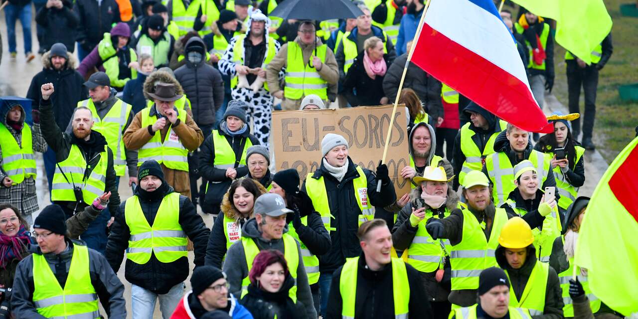 Honderden 'Gele Hesjes' protesteren in Maastricht tegen Rutte en EU