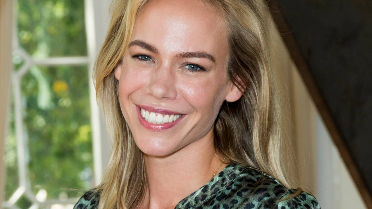 Nicolette Kluijver neemt pakken wijn mee naar Expeditie-opnames