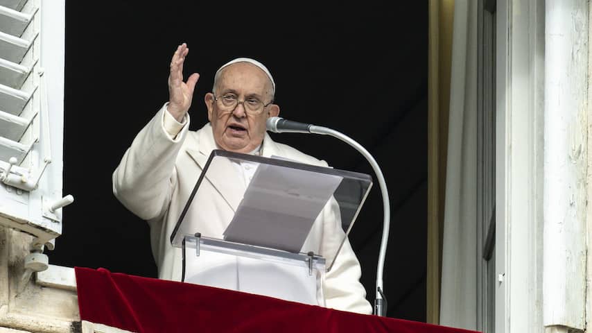 Paus Franciscus keurt goed dat priesters stellen van zelfde geslacht inzegenen