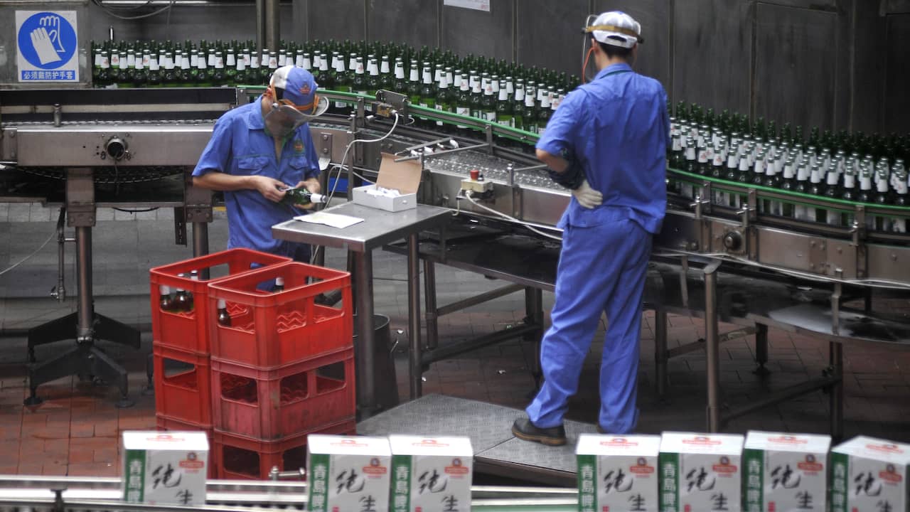 Chinese Beer Maker Investigates Viral Video of Warehouse Employee Urinating on Barley Malt