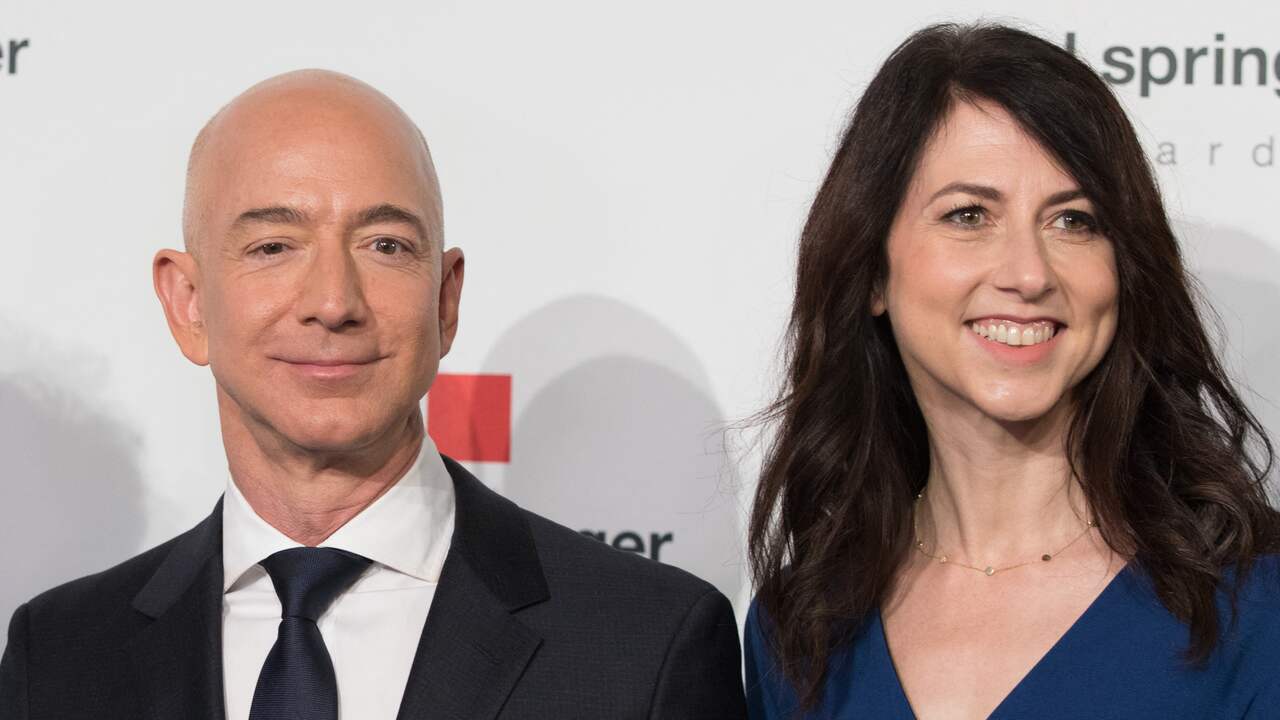 Bezos en zijn vrouw MacKenzie Scott gaan in 2019 uit elkaar.