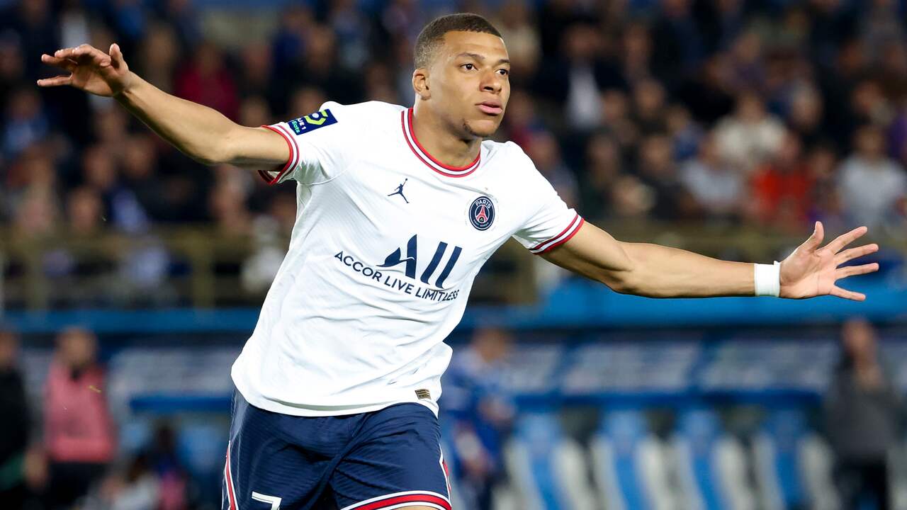 Kylian Mbappé lijkt ook volgend seizoen het shirt van Paris Saint-Germain te dragen.