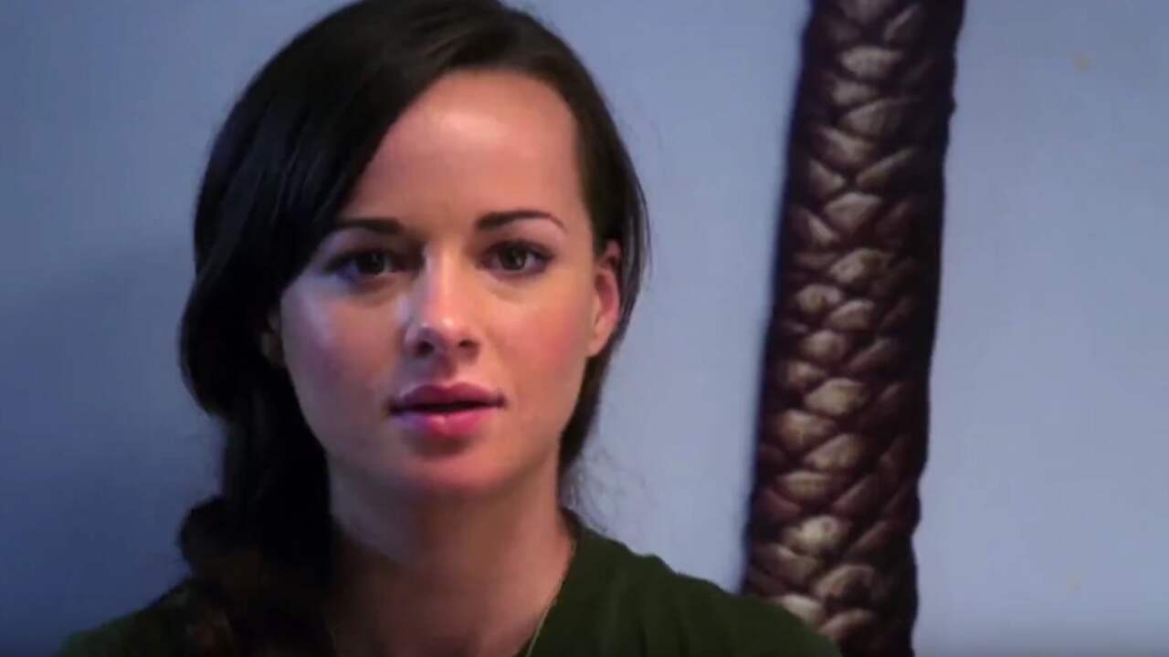 Bekijk de trailer van Awkward