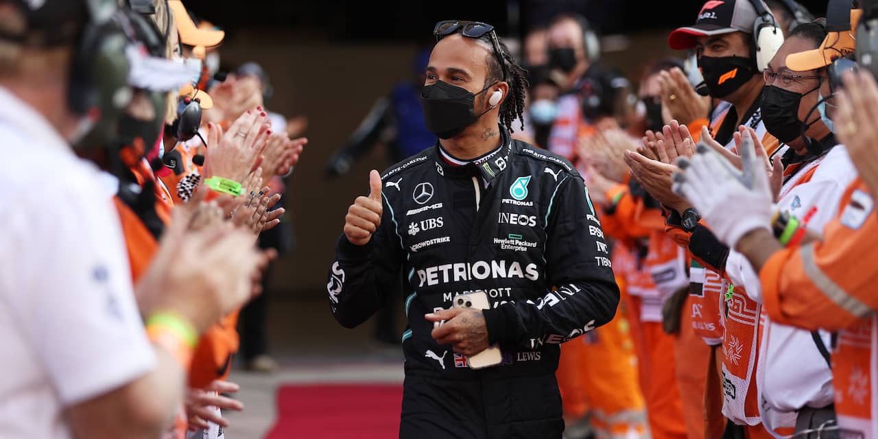 Mercedes lijkt erop te hinten dat Hamilton doorgaat als Formule 1-coureur