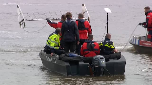 Politie zoekt met sonarboot naar vermiste vrienden in Maas