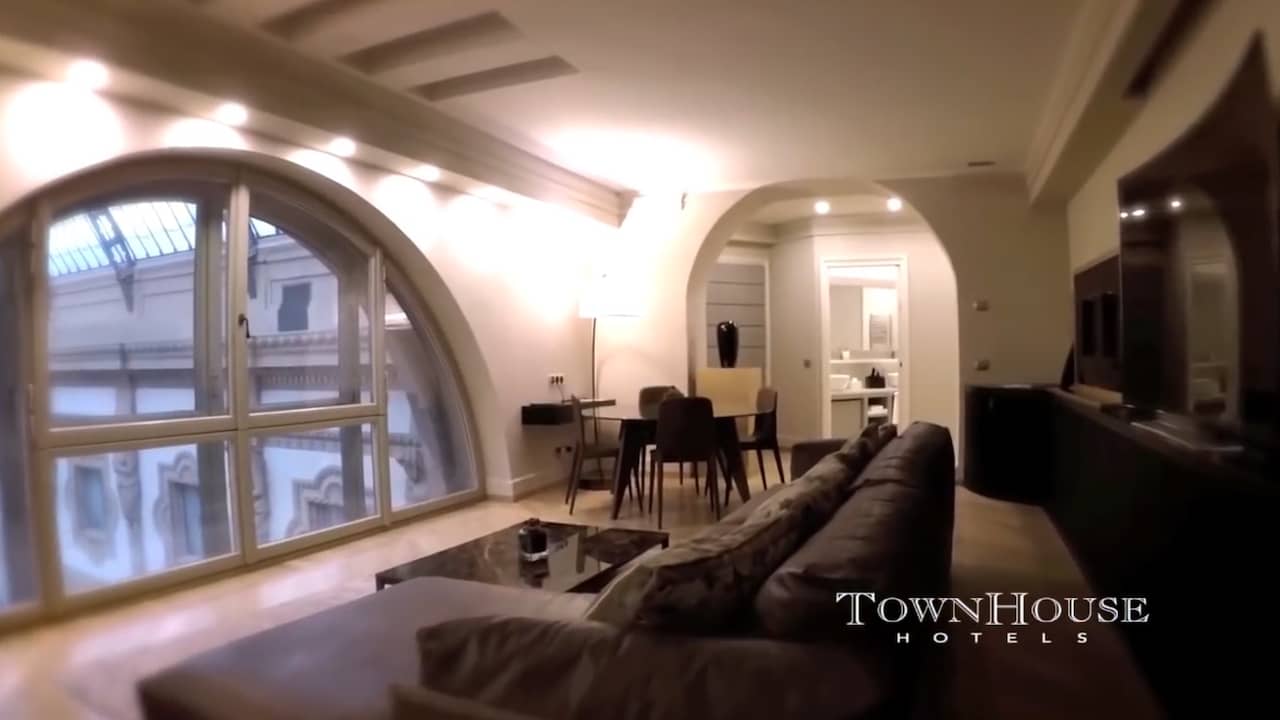 Beeld uit video: Zo ziet het enige zeven sterren hotel van Europa eruit