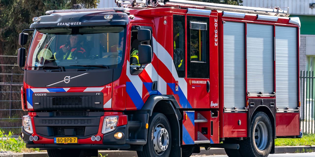 Geparkeerde auto in Amersfoort gaat in vlammen op