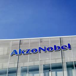 Verfbedrijf AkzoNobel geraakt door economische onzekerheid