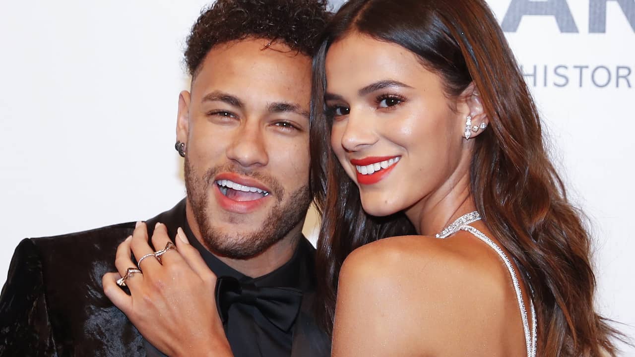 And neymar marquezine bruna Bruna Marquezine