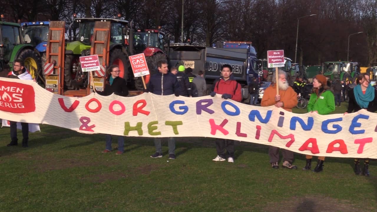 Beeld uit video: Groningse boeren protesteren op Malieveld in Den Haag