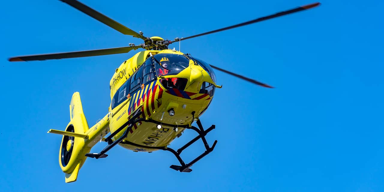 Kind uit raam woning in Den Haag gevallen, traumahelikopter aanwezig