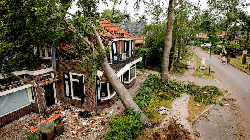 Zeker zes woningen in Leersum onbewoonbaar, duizenden bomen gesneuveld