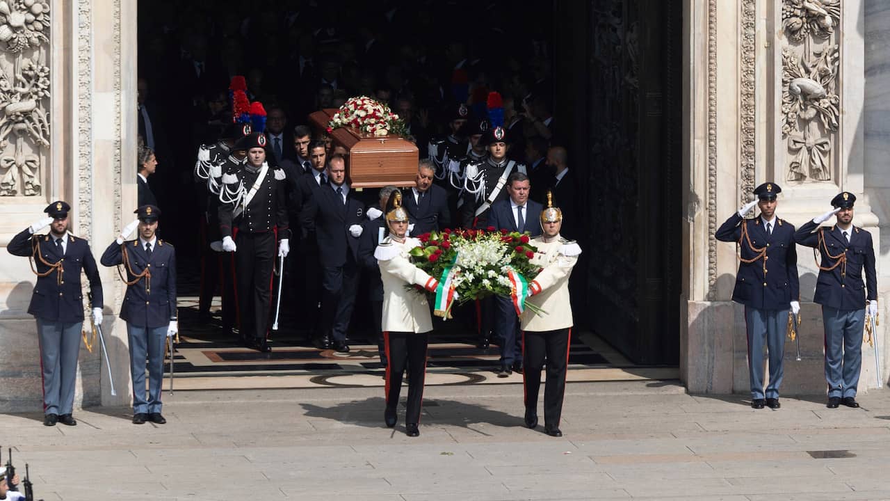 Come l’Italia ha tenuto a rotta di collo i funerali di Berlusconi (48 ore) |  All’estero