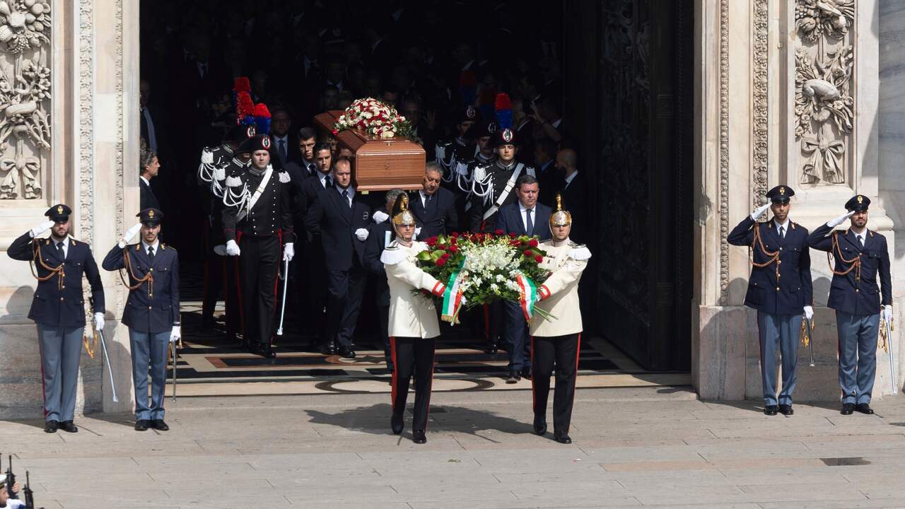 Come l’Italia ha organizzato a rotta di collo i funerali di stato di Berlusconi |  All’estero