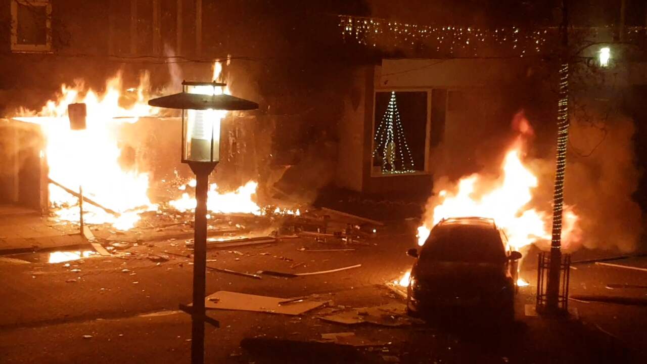 Beeld uit video: Enorme ravage na explosies en brand bij twee Poolse winkels