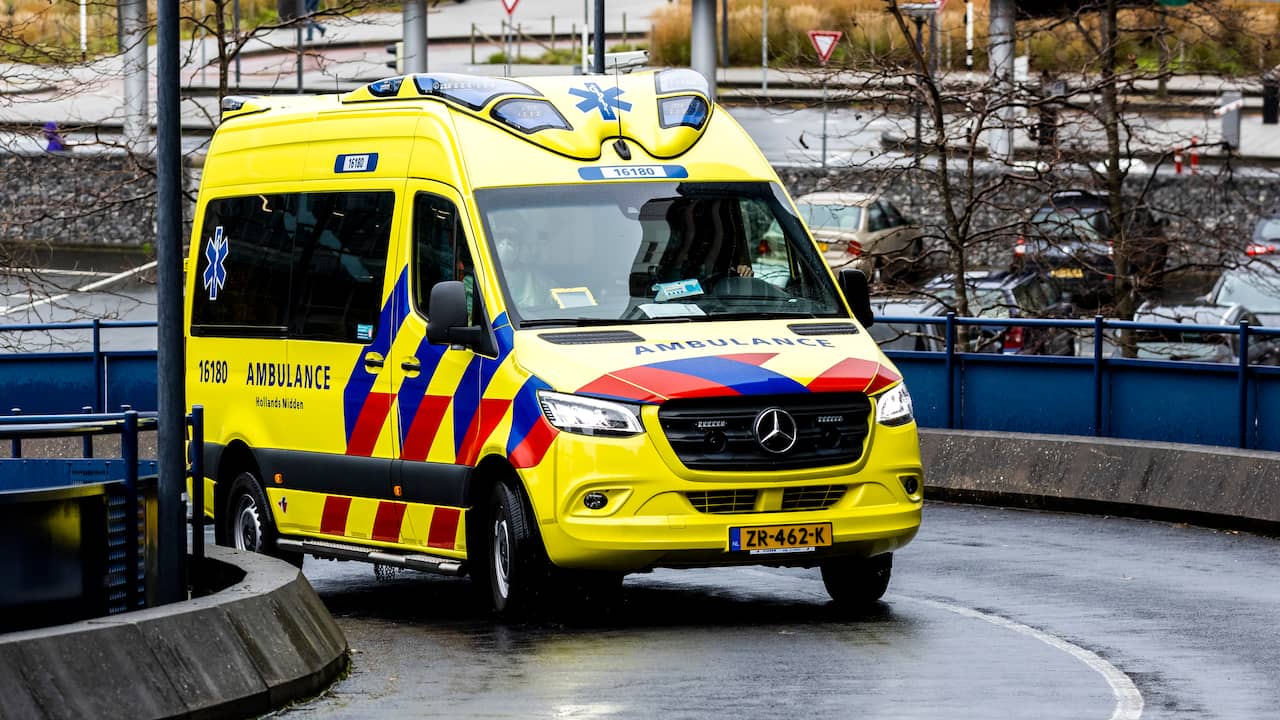 Multiple Injuries Reported in Serious Accident at A2 Oudenrijn Junction – Amsterdam Highway Closed for Hours