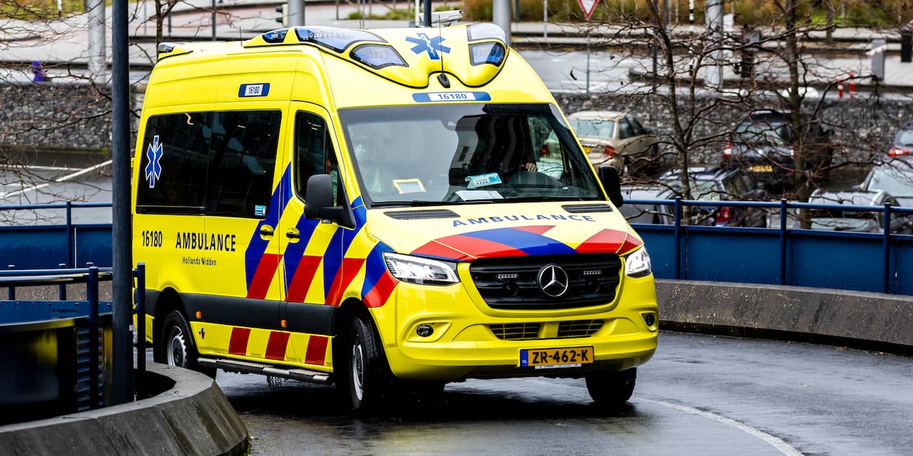 Zes personen naar ziekenhuis na ongeluk in Emmeloord, drie kinderen gewond