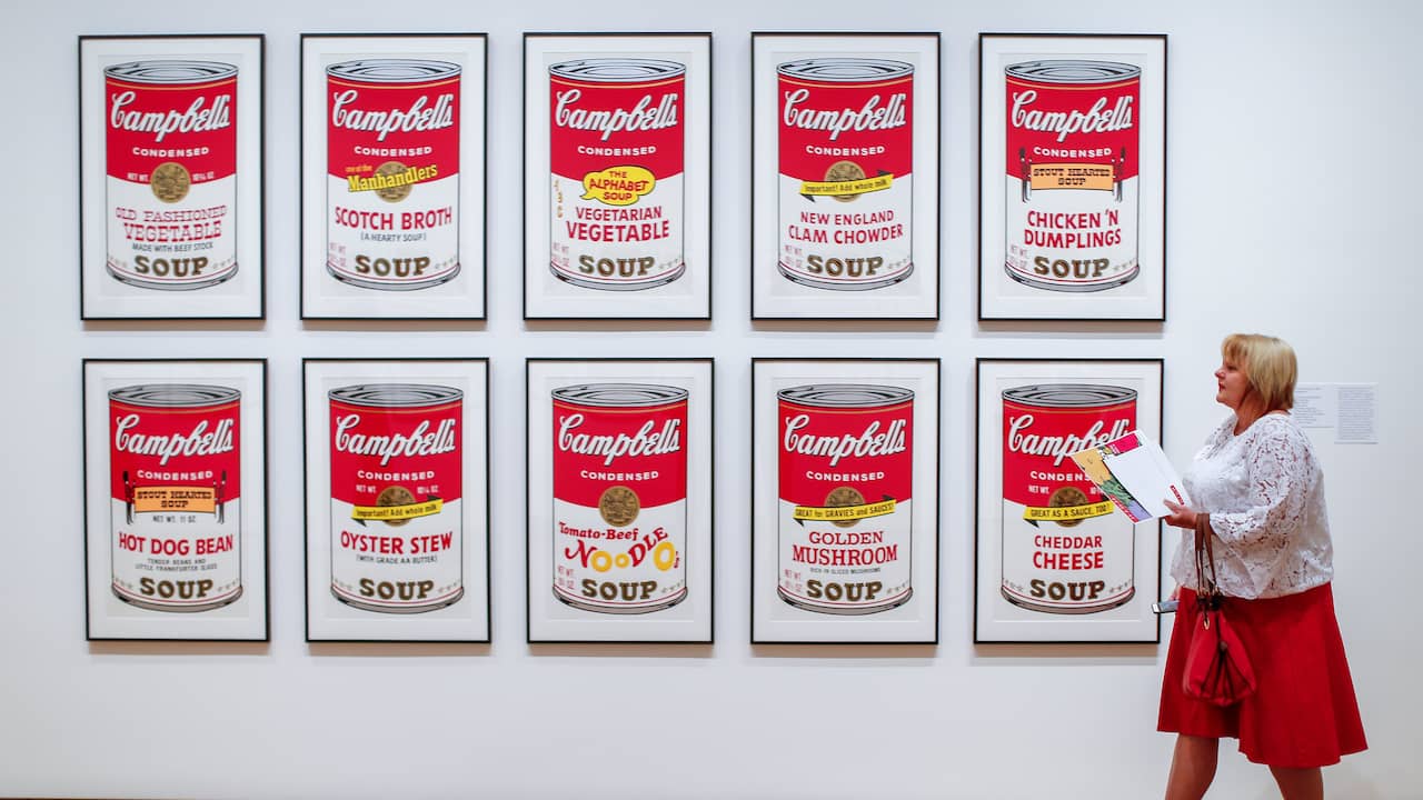 Vrouw Beschadigt Andy Warhol Schilderijen Op Eerste Date Nu Vrouw Beschadigt Andy Warhol