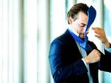Thierry Baudet (FvD) maakt zich klaar voor het debat over het verloop van de formatie.