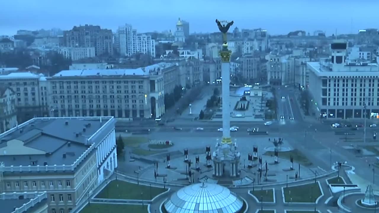 Beeld uit video: Luchtalarm gaat af in Kiev als Rusland Oekraïne binnenvalt