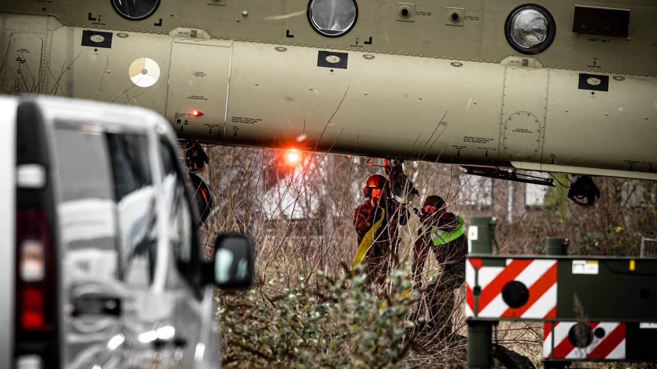 Chinook Helicopters Dump Boulders on Dam in Maastricht, Prohibiting Sailing on the Maas – Latest Update