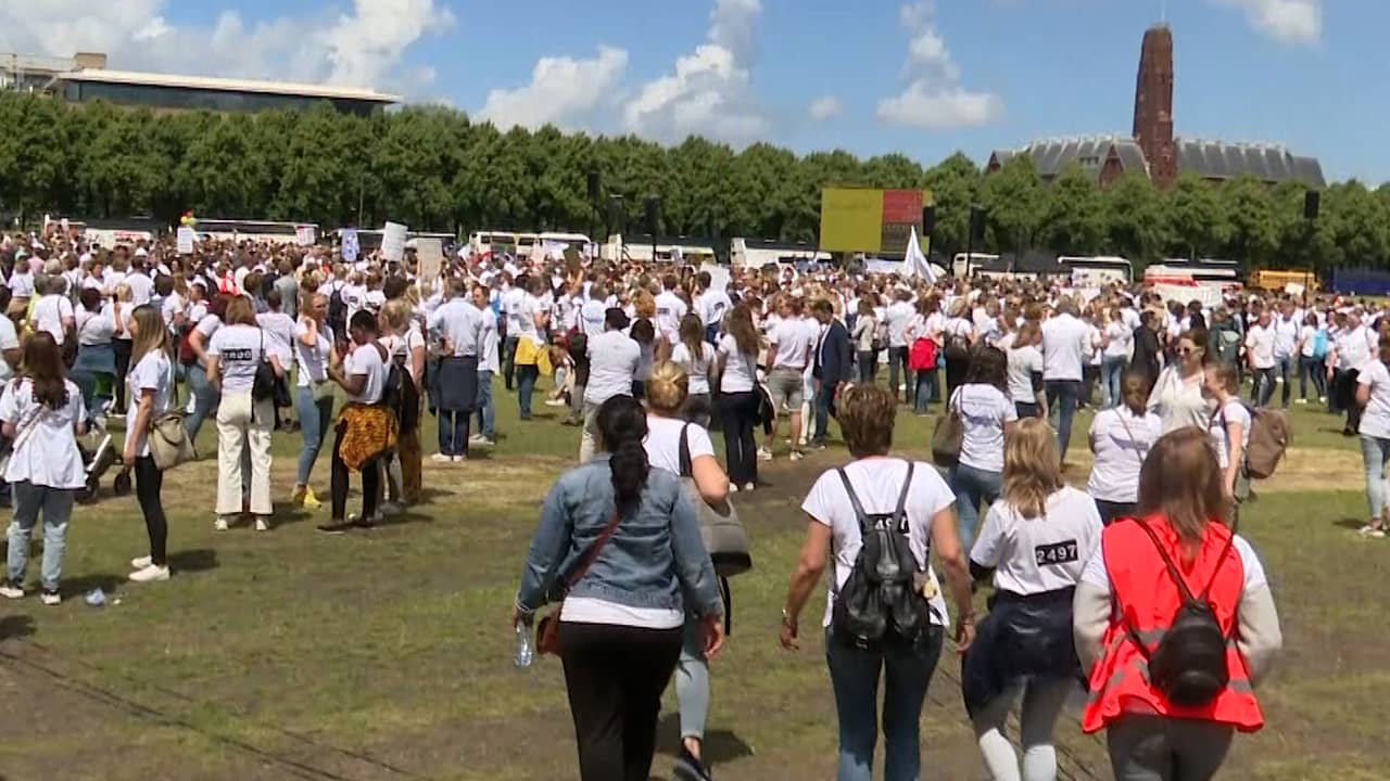 Beeld uit video: Duizenden huisartsen protesteren tegen hoge werkdruk