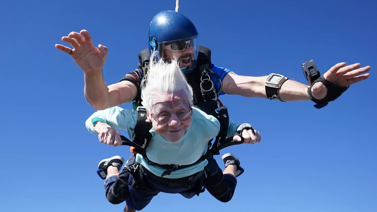 104-year-old American may set record as oldest skydiver ever |  distinct