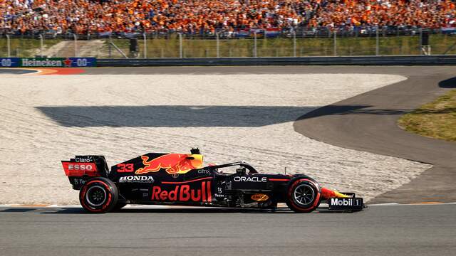 Verstappen was in het beslissende deel van de kwalificatie slechts 38 duizendsten van een seconde sneller dan Lewis Hamilton.