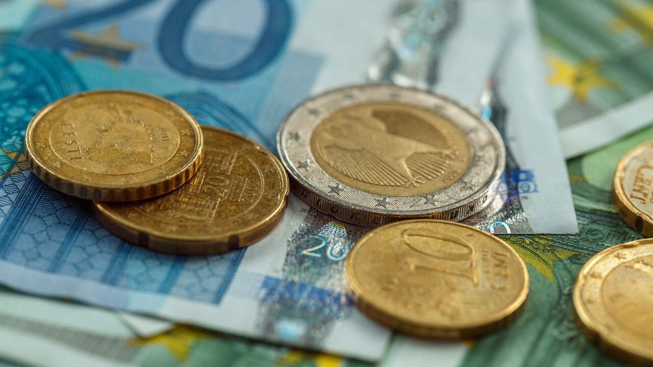 Dnb 21 Percent Expect To No Longer Pay With Cash Teller Report