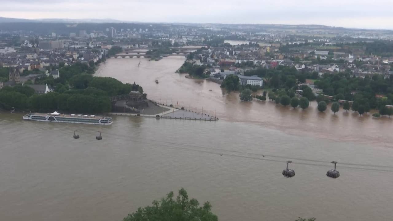 Beeld uit video: Overstroomde Rijn en Moezel komen samen in Duitse stad Koblenz