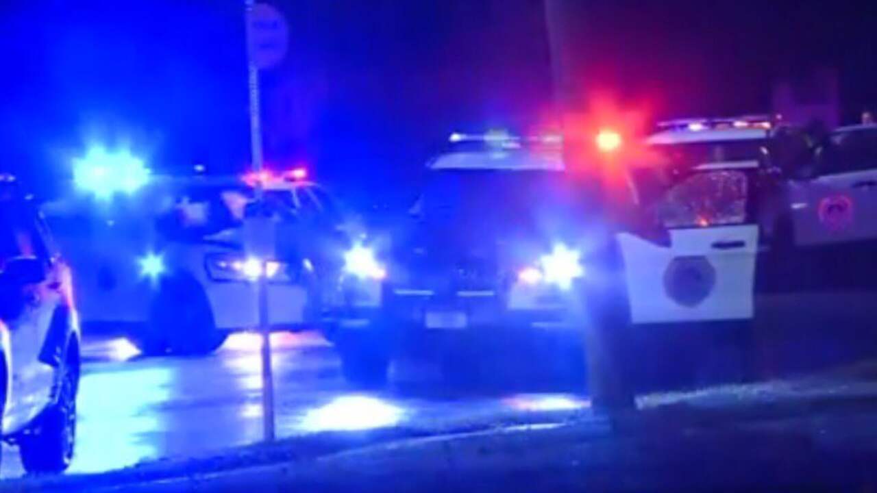 Bloedstollende beelden: agent ramt dronken spookrijder van de weg