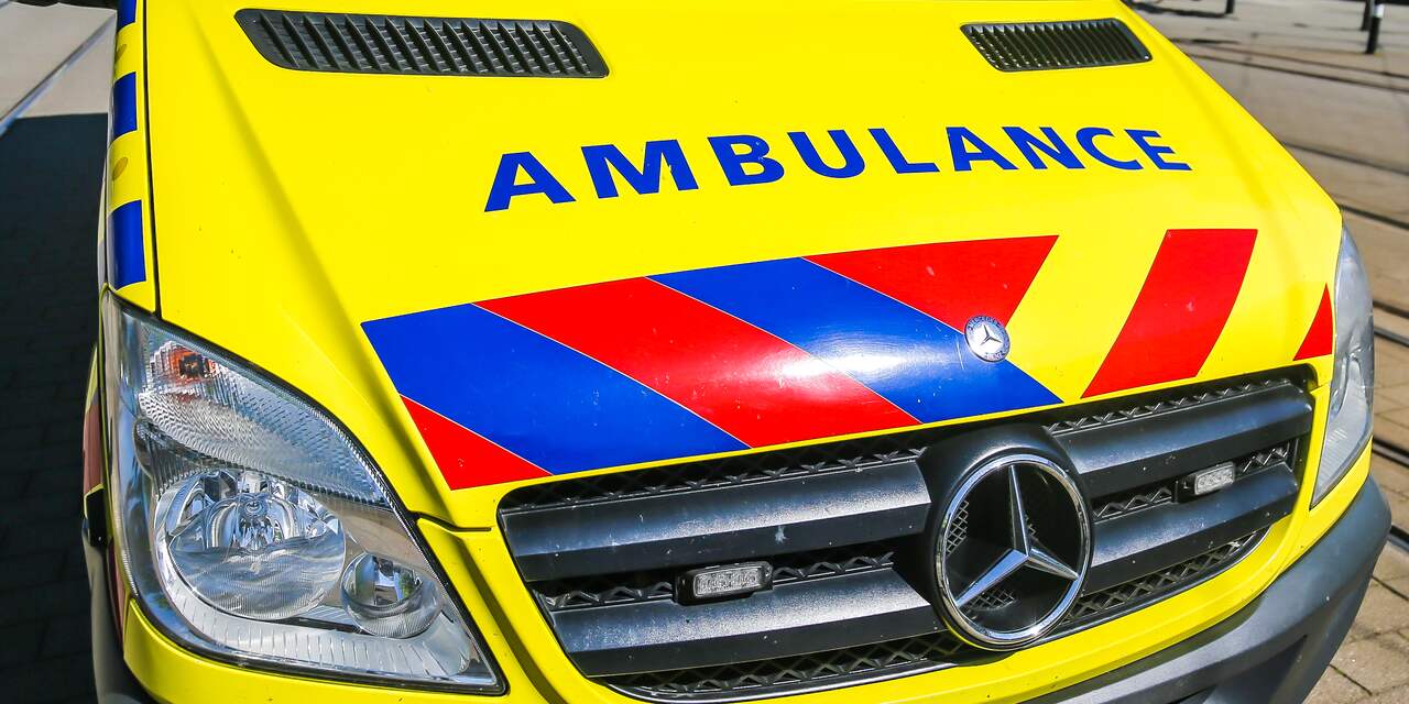 Ongeluk na woningbrand in Douglaslaan, twee personen onwel