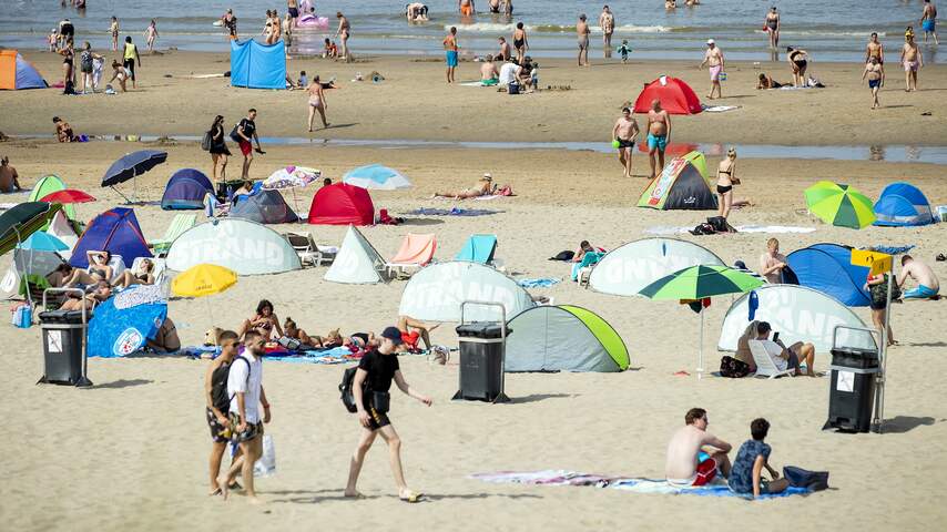 Drukte in treinen door stralend weer, Den Haag roept op niet met auto te komen