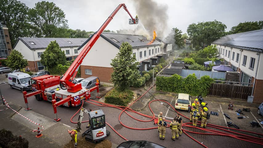 Vijf Huizen In Brand In Arnhem, Honderd Woningen Ontruimd | Binnenland ...