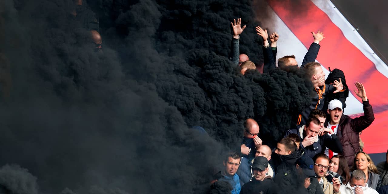 Celstraffen geëist voor rookbommen tijdens PSV-Ajax vorig jaar