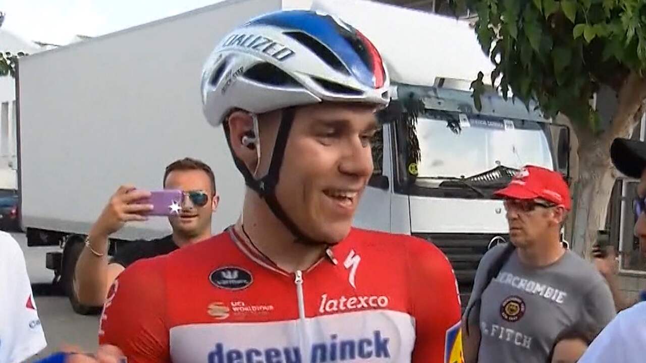 Beeld uit video: Jakobsen snelt in massasprint naar winst vierde Vuelta-etappe