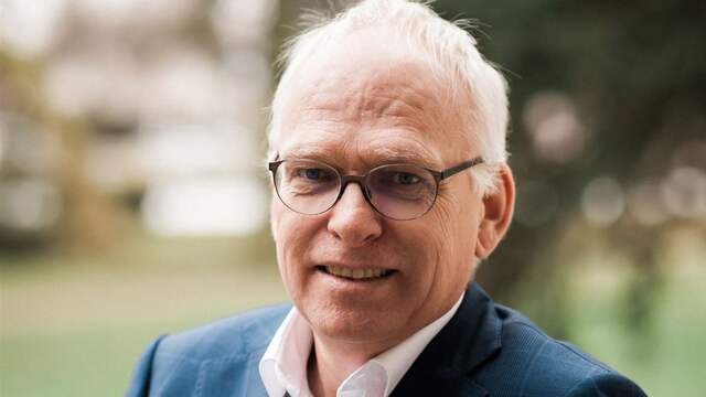 WoningBouwersNL-voorzitter Piet Adema heeft zorgen over de houdbaarheid van almaar stijgende huizenprijzen.