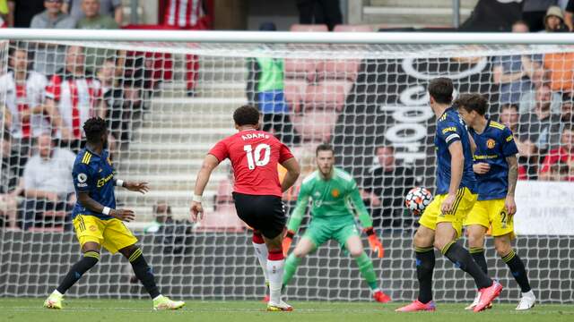 Manchester United kwam op achterstand tegen Southampton door een goal van Che Adams.