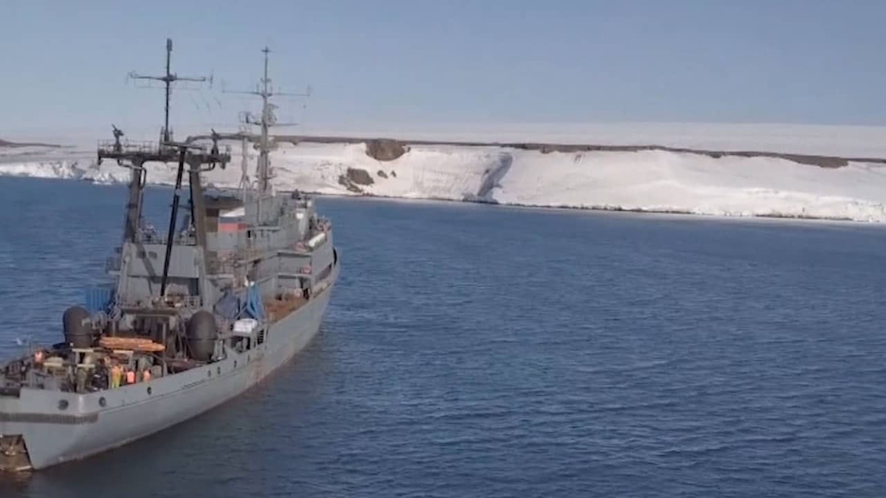 Beeld uit video: Smeltende gletsjer onthult vijf onontdekte eilanden bij Rusland