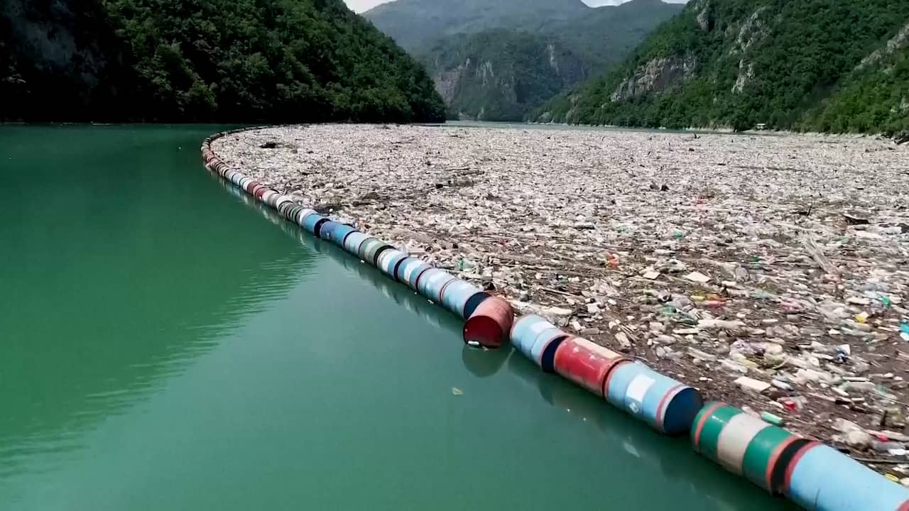 Beeld uit video: Nieuwe dronebeelden tonen omvang van afvalprobleem in Bosnië