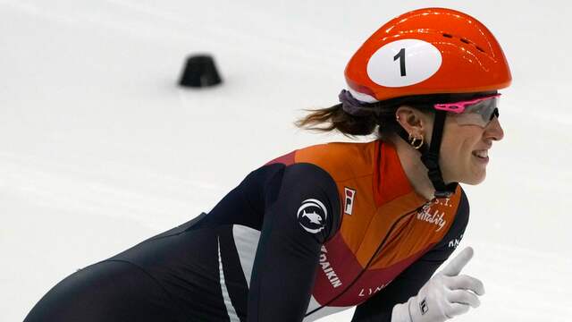 Suzanne Schulting pakte overtuigend wereldbekergoud op de 1.000 meter.