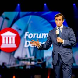 Baudet wint omstreden referendum om partijleiderschap FVD met ruime marge