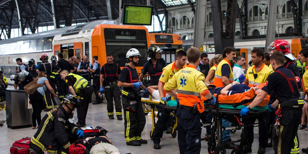 Tientallen gewonden bij treinongeluk Barcelona 
