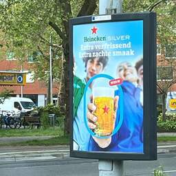 Heineken haalt reclameposters weg omdat modellen minderjarig lijken